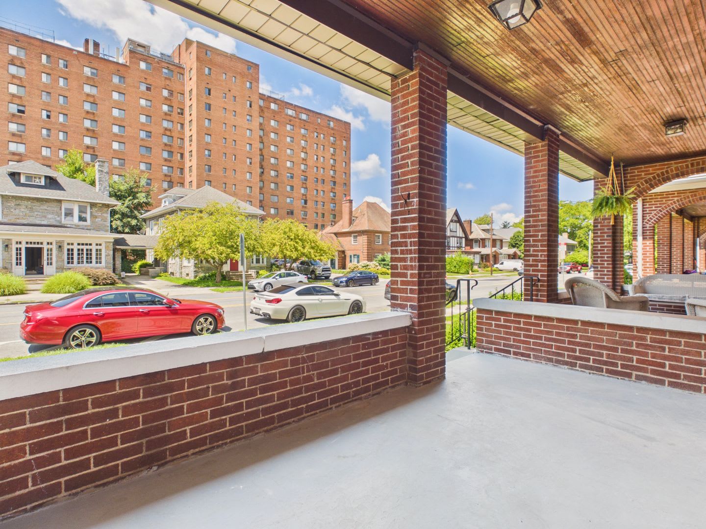 Large 3 Bedroom on 2nd St – photo 4