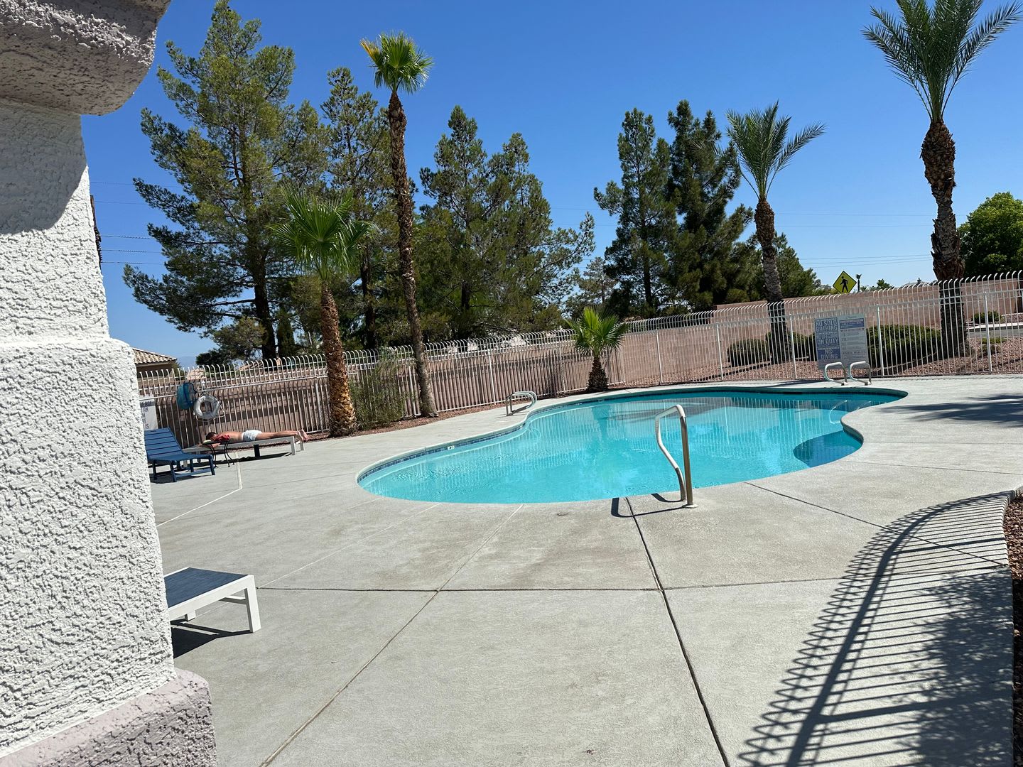 Henderson!! 3 Bedrooms!! 2 Car Garage!! Community Pool!! Spa!! Clubhouse!! Fitness Center – photo 2