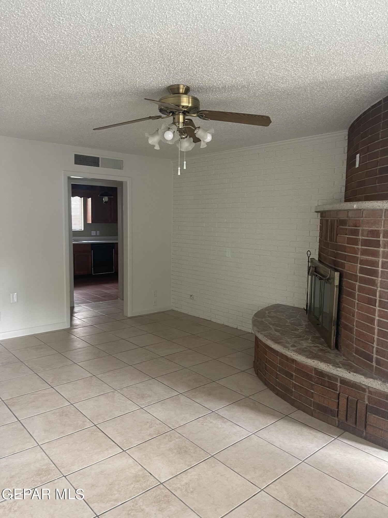 620 E Crosby Avenue – photo 2