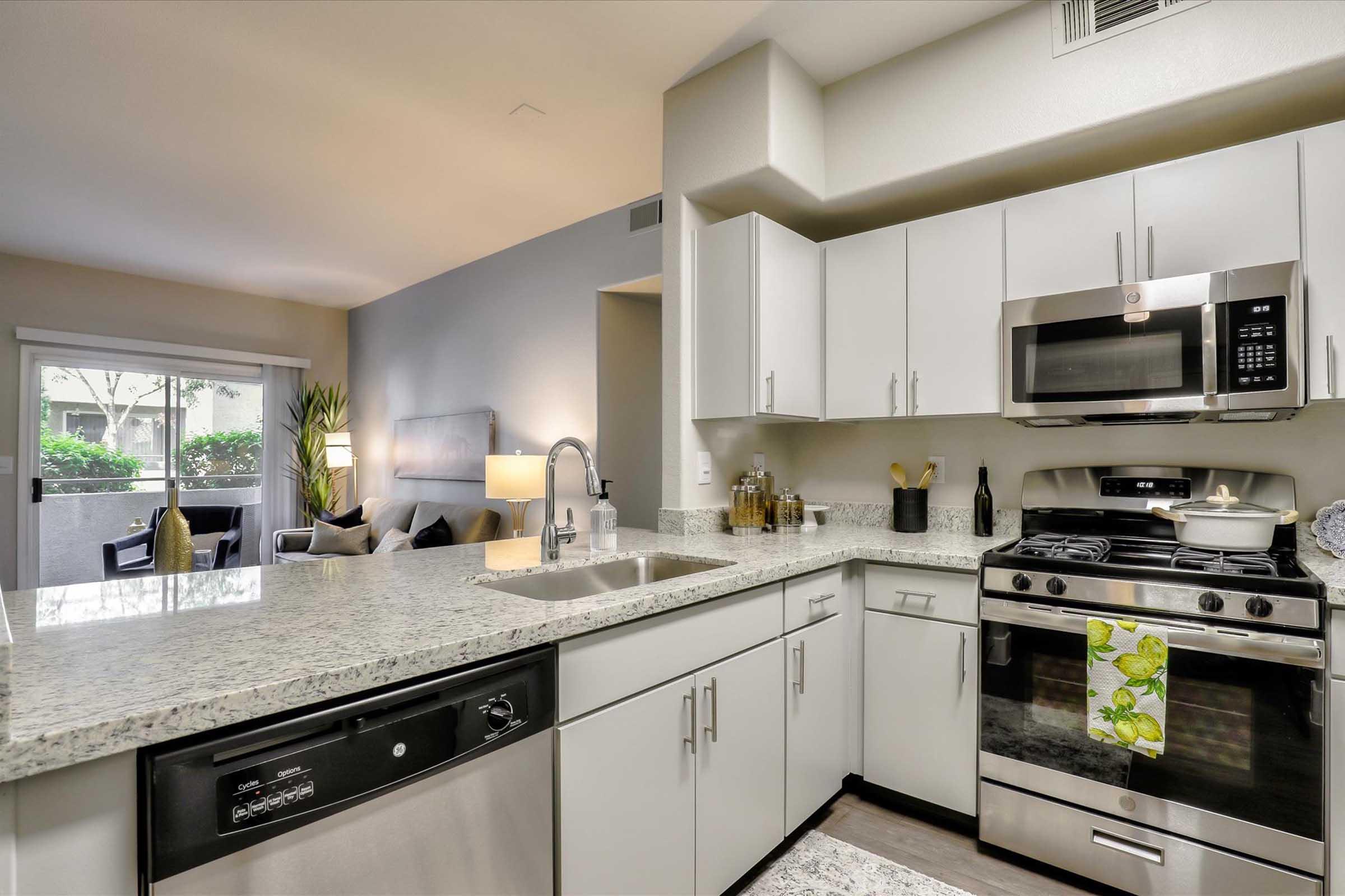 South Valley Ranch Apartments – photo 1