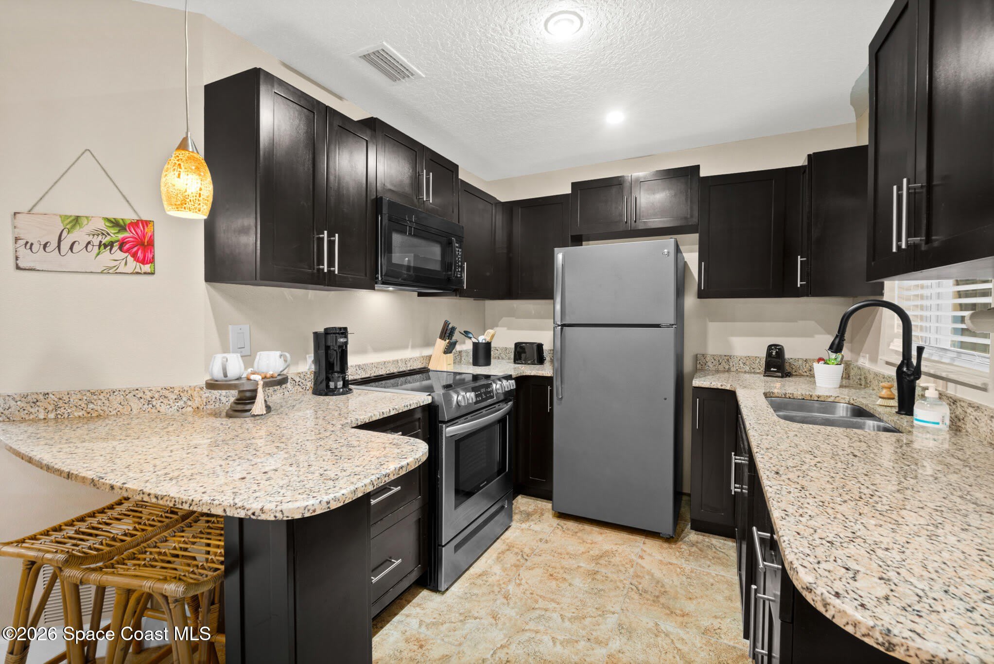 1672 Pineapple Avenue – photo 3