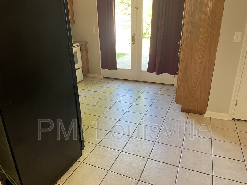 4200 Leo Ln – photo 5