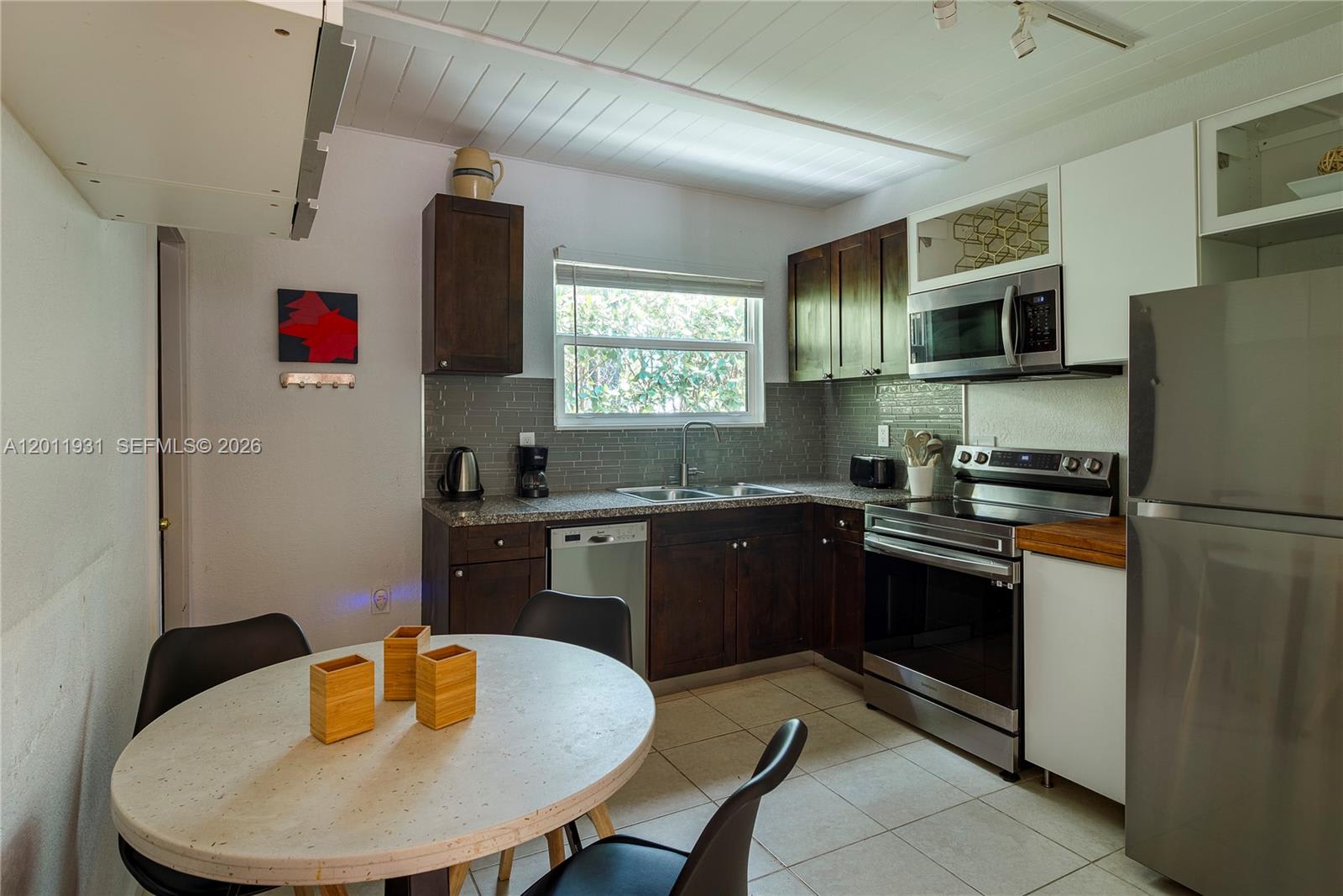 3665 Oak Avenue – photo 3
