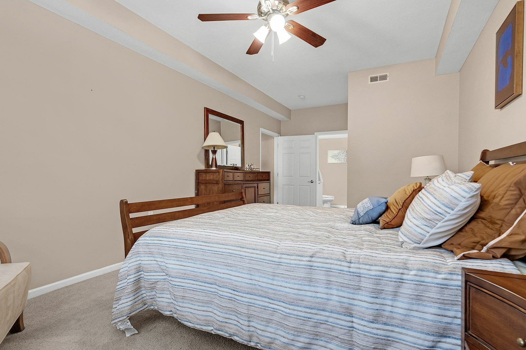 Marble Cliff Commons – photo 4