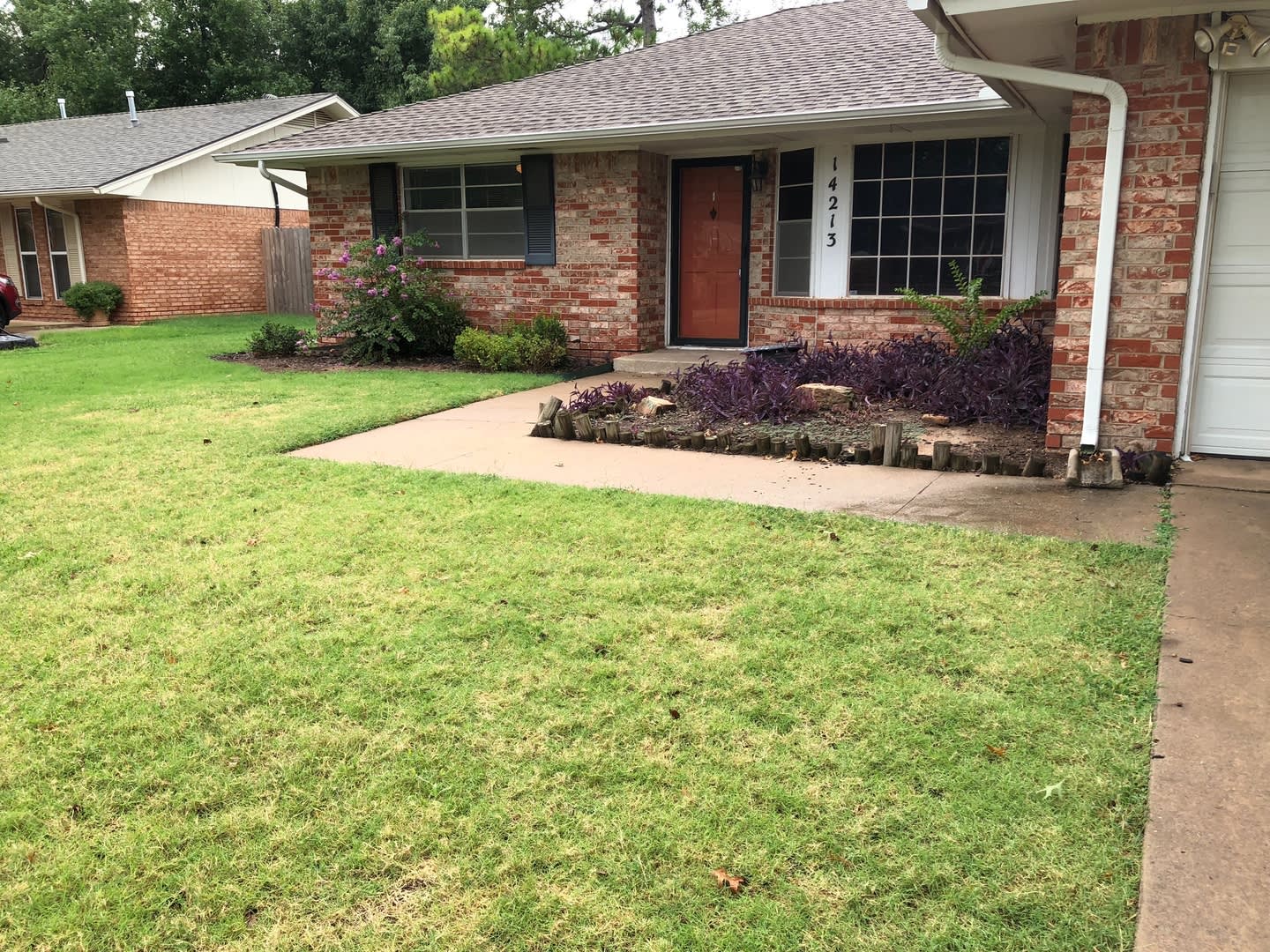 Edmond Schools, Lawn Care Included – photo 2