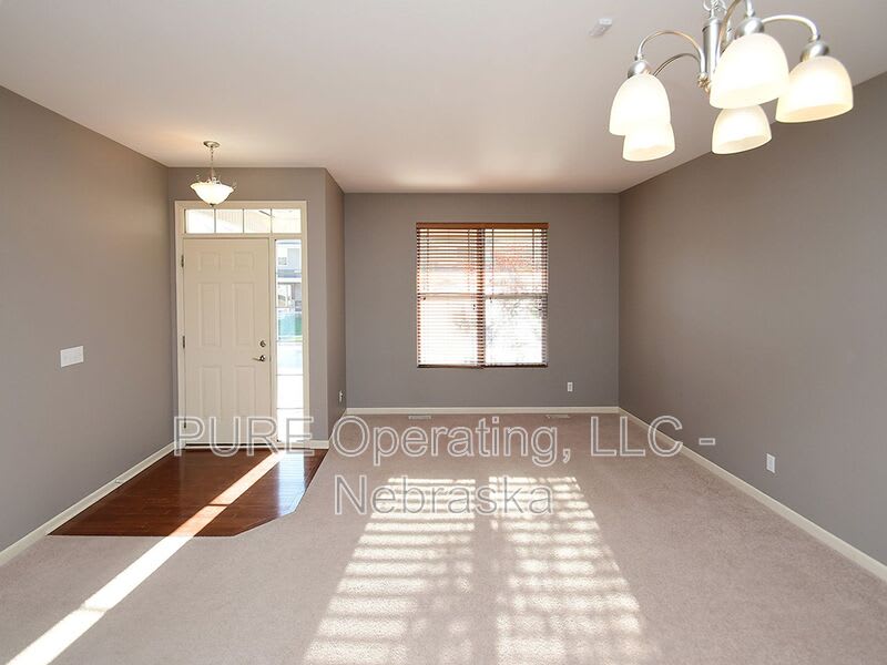 16258 Loop St – photo 3