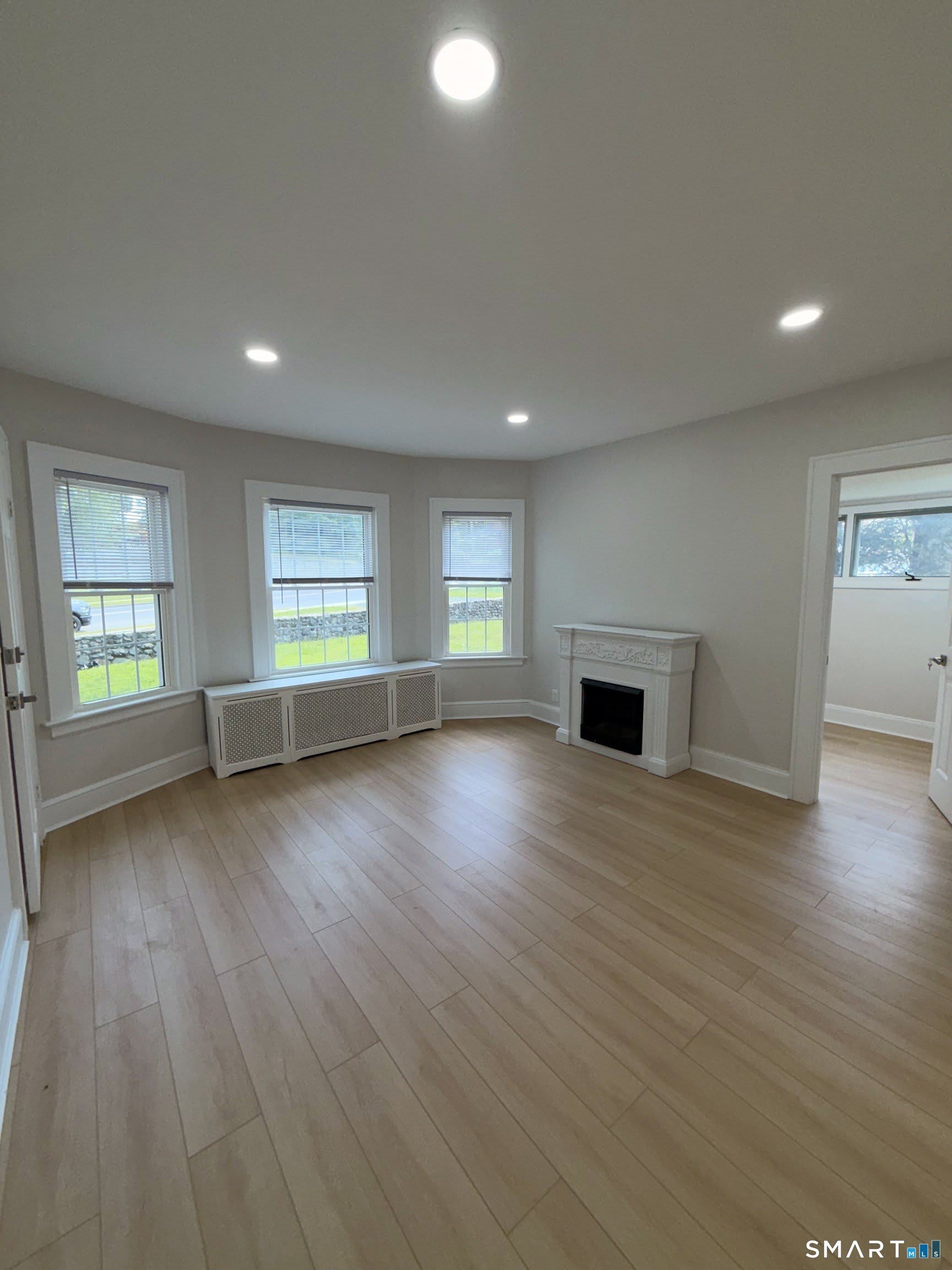 332 Robbins Street – photo 4