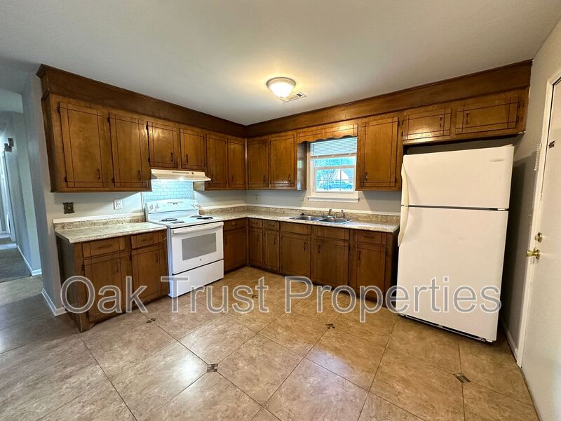 46 Oak Grove Rd – photo 3