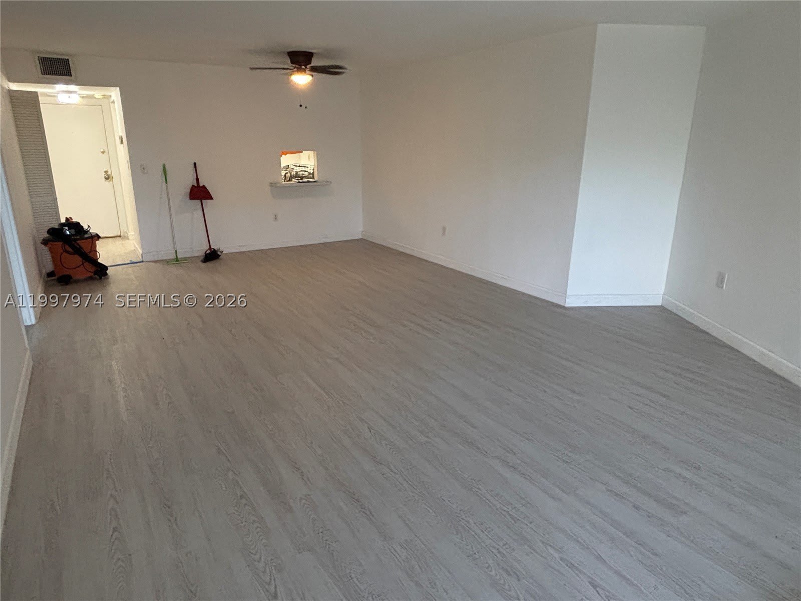 10854 N KENDALL DR – photo 3