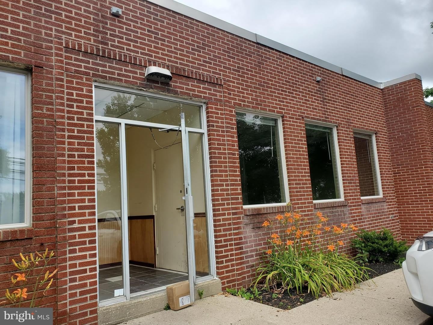1055 W GERMANTOWN PIKE – photo 5