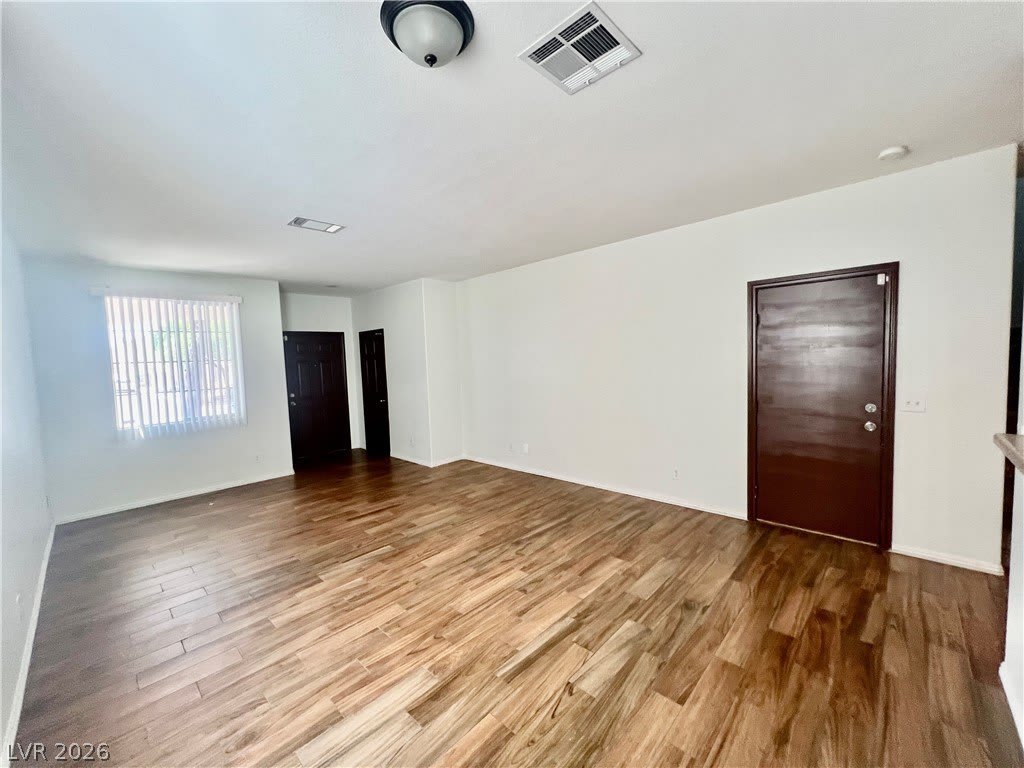 1324 Sun Village Avenue – photo 4