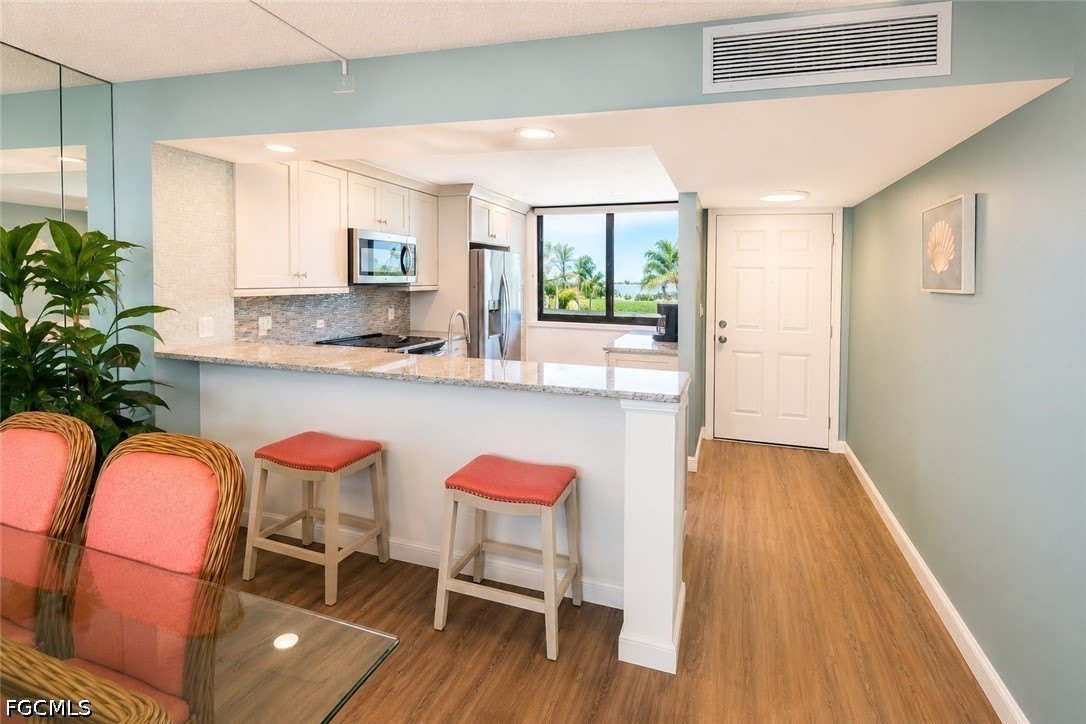 4203 Bay Beach Lane – photo 2