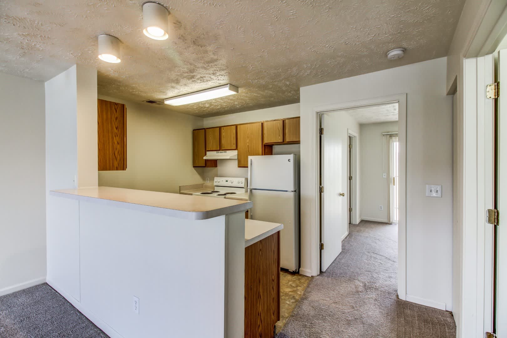 Riverbend Apartment Homes – photo 2