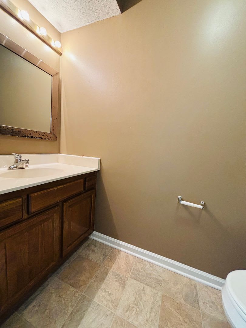 3 Bedroom 2 5 Bath Townhouse – photo 5
