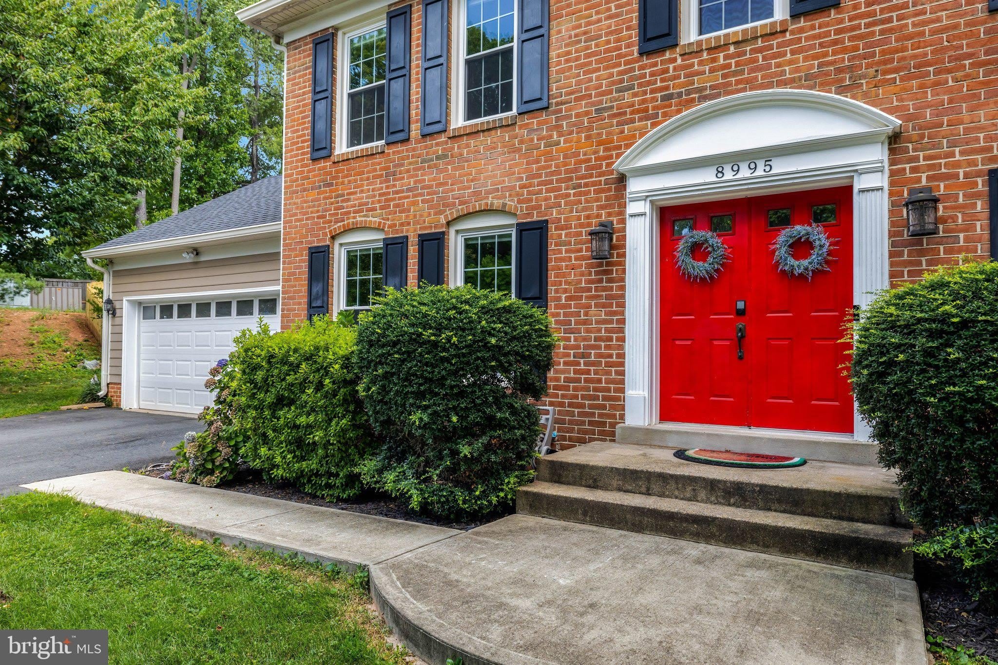 8995 PARLIAMENT Drive – photo 3