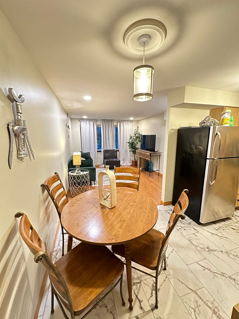 Charming 2BR Apartment in Saint Louis – photo 4