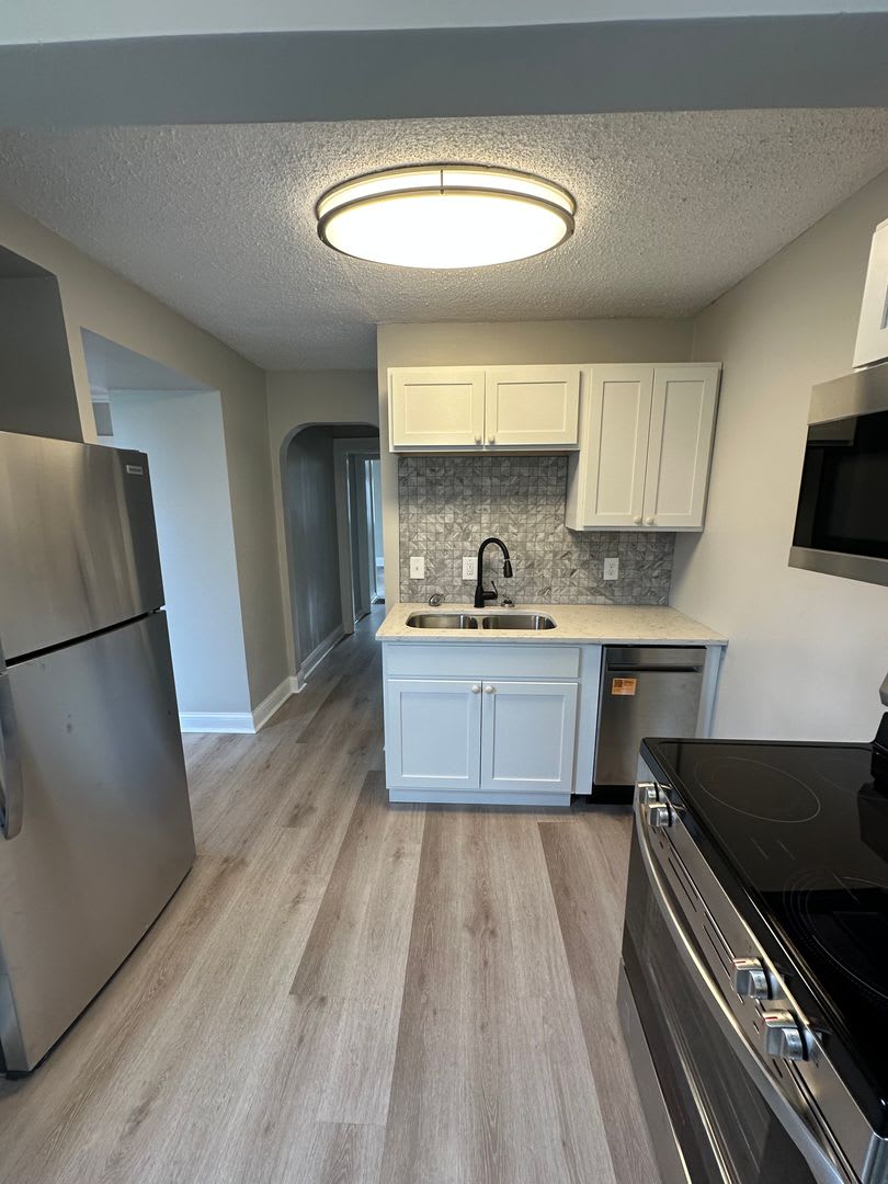 Beautiful Newly Renovated Home 4 BEDROOM 2 BATH – photo 4