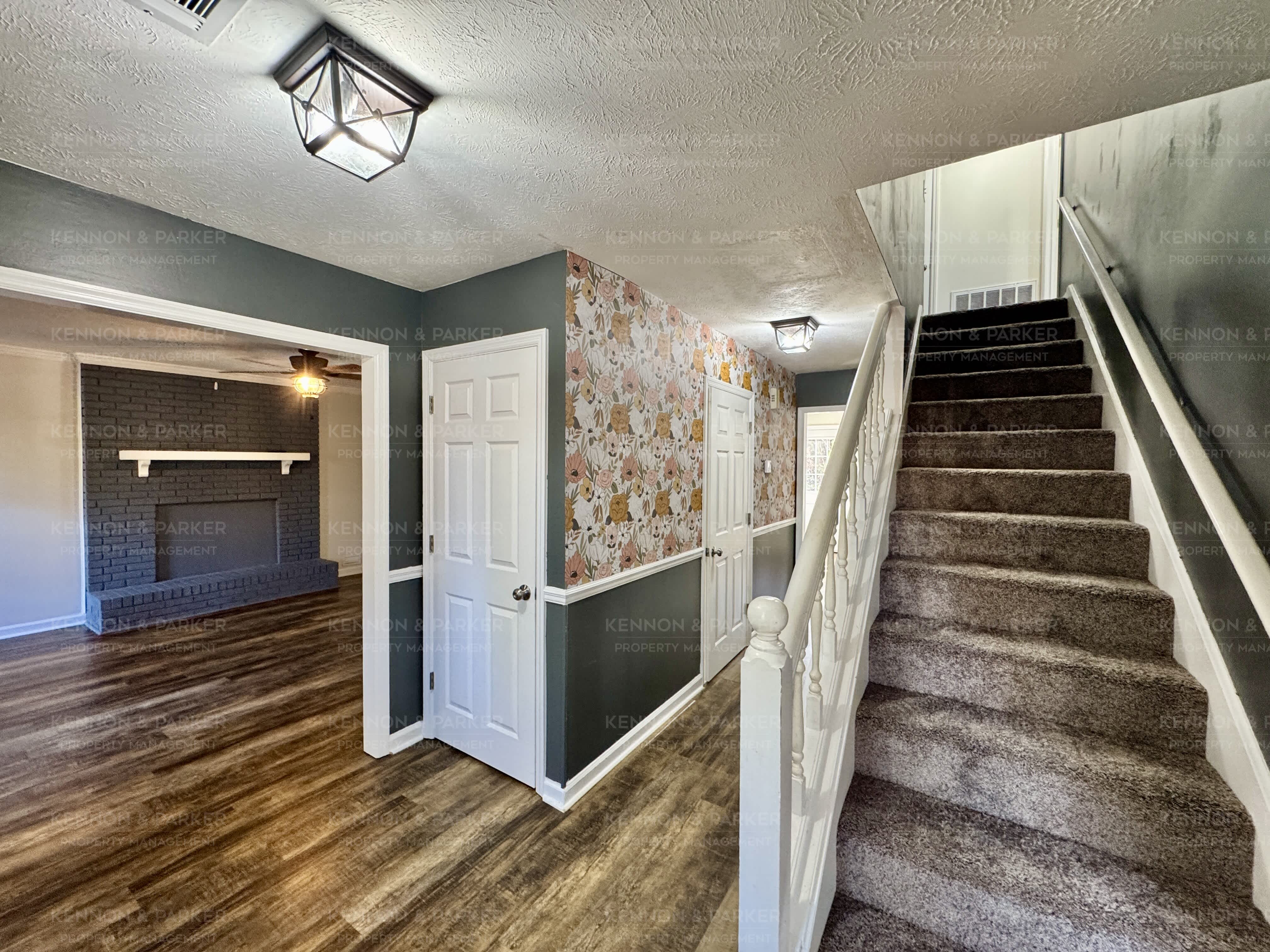1042 Rockybrook Ct – photo 3