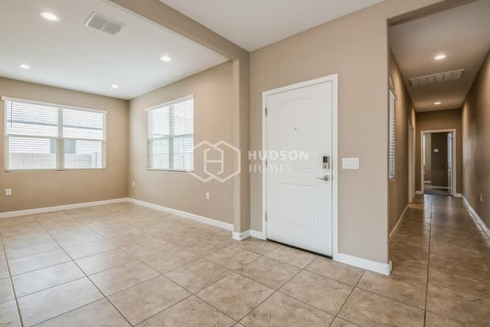 30151 West Clarendon Avenue – photo 5