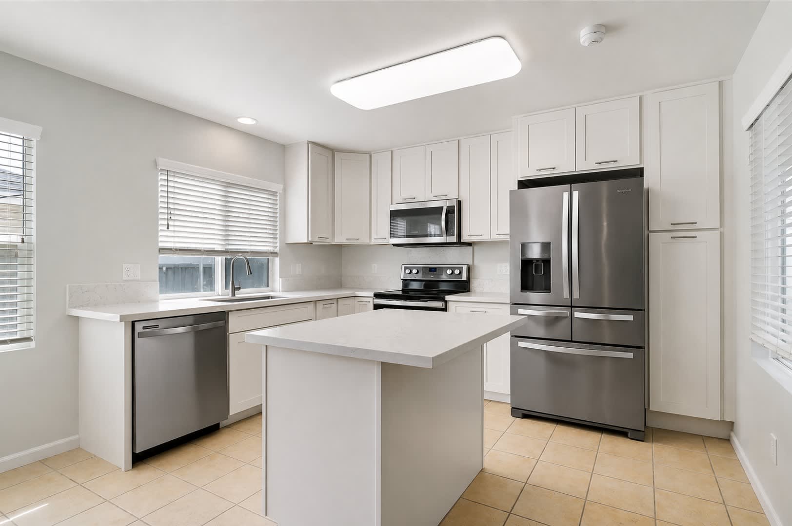 Ocean Pointe: 3-bed, 2.5 bath, single family home now available for rent! – photo 3