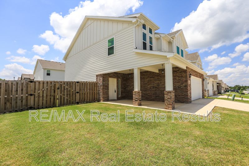 2011 Wildflower Dr – photo 4