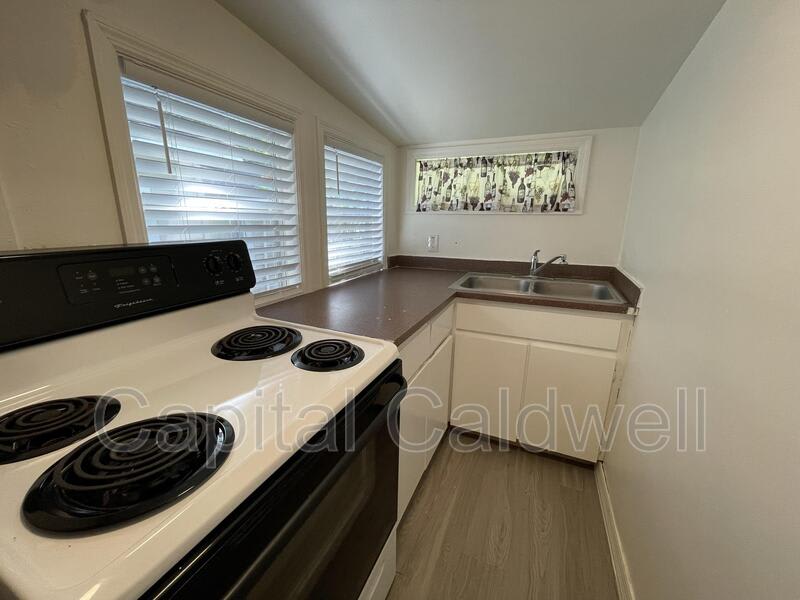 4104 N Ola Ave 4 – photo 3