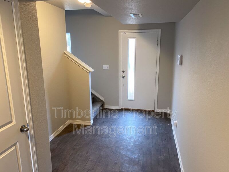 889 Grissom Drive – photo 3