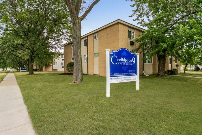 21860 Coolidge Highway – photo 1