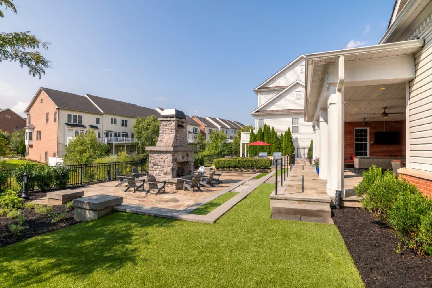 The Enclave At Emerson Apartments And Townhomes – photo 2