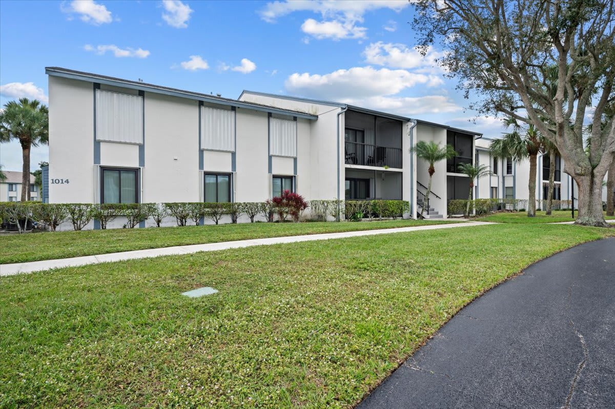 1014 Green Pine Boulevard – photo 3