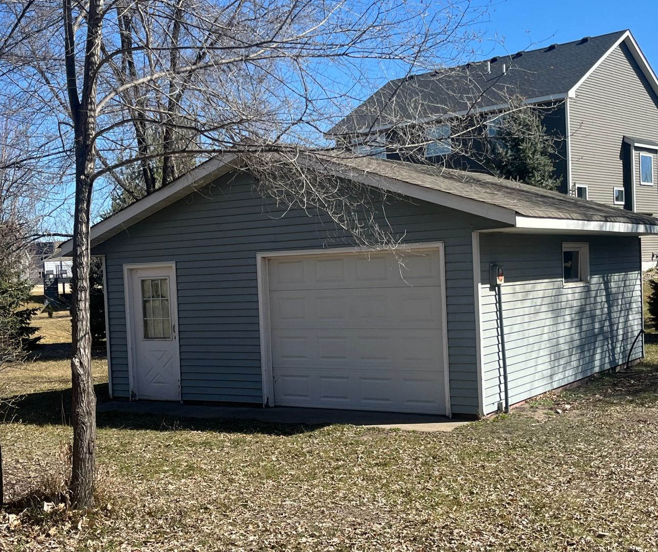 4 bedroom 2.5 Bathrooms – photo 2