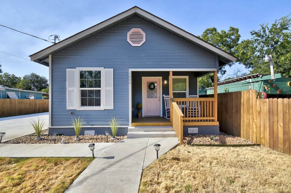 1006 Center Street – photo 2