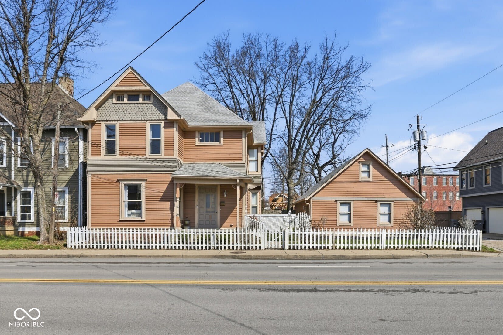 640 E 10Th Street – photo 1