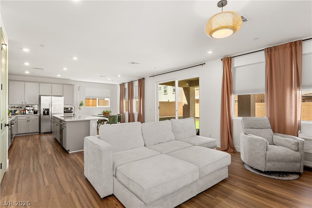 863 Benning Street – photo 4
