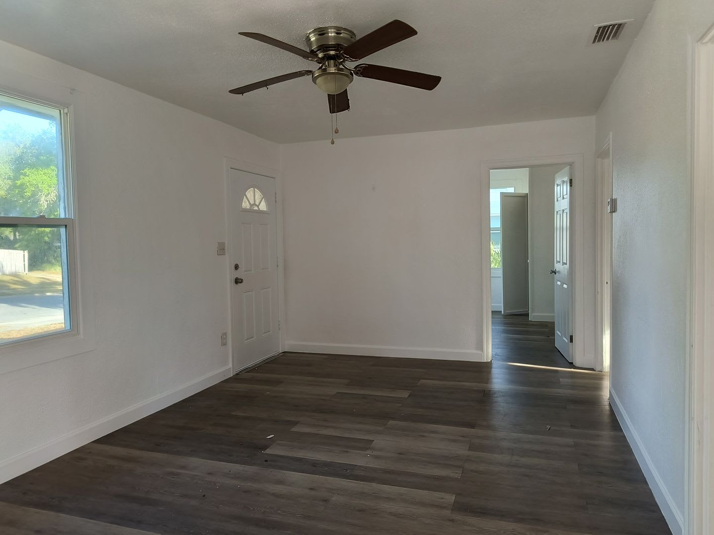 Great location, walking distance to downtown Leesburg! – photo 2