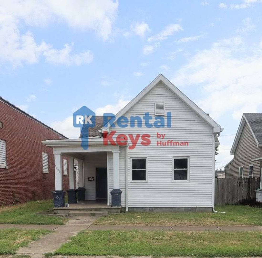 Three Bedroom House Westside – photo 1