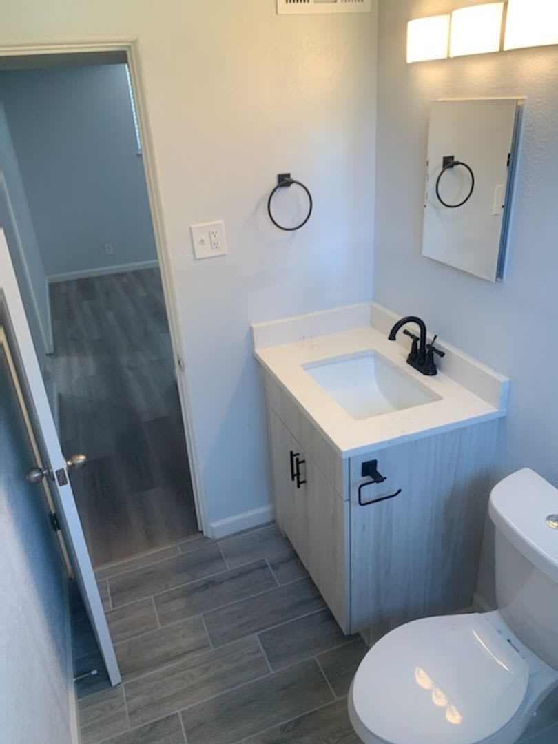 Beautifully Renovated 2 Bedroom In Aurora Near Stanley Marketplace Special – photo 5