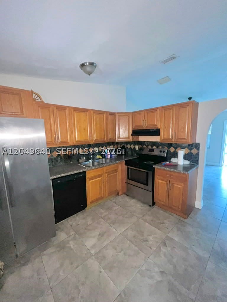 2201 Scott St – photo 5