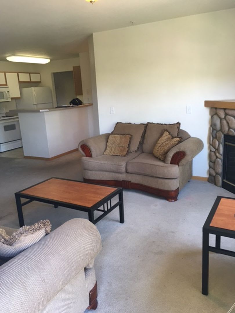 Fresh Updates + $500 Off First Month – Prime CSU Location! – photo 5