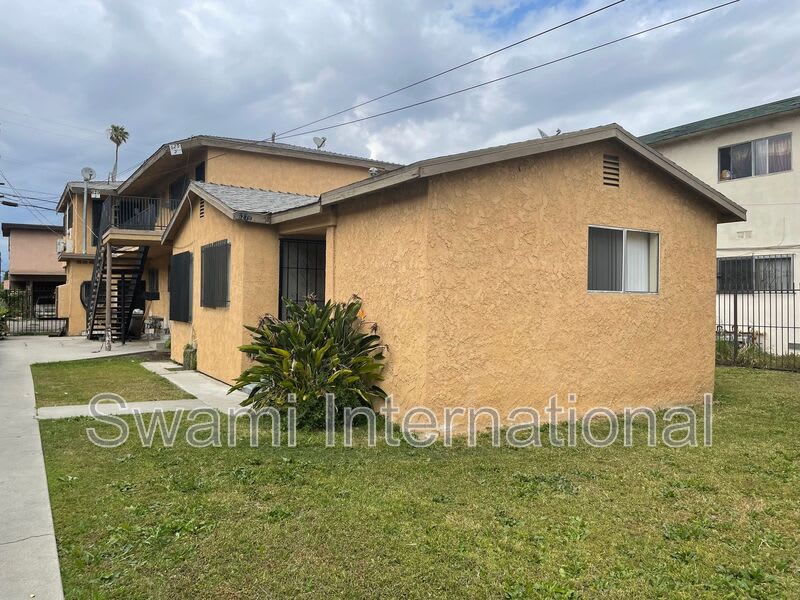 629 W 82Nd St – photo 5
