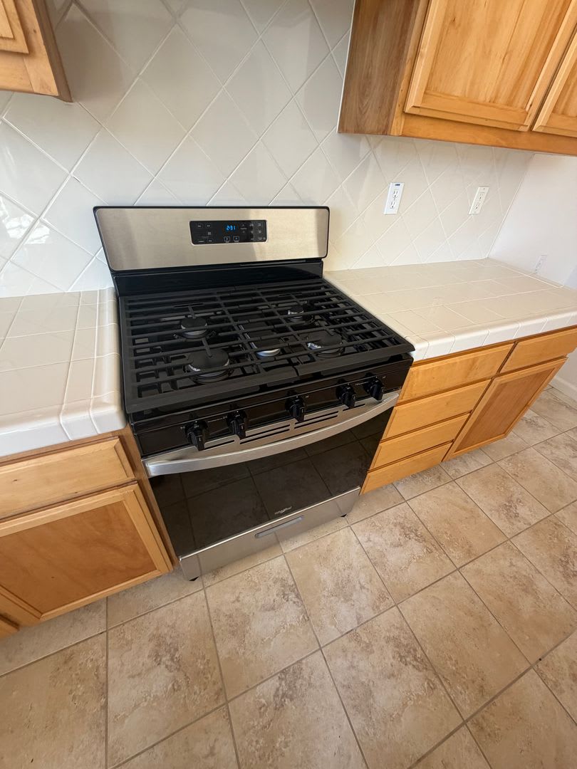 2 bedroom 2 bath 2-story home – photo 3