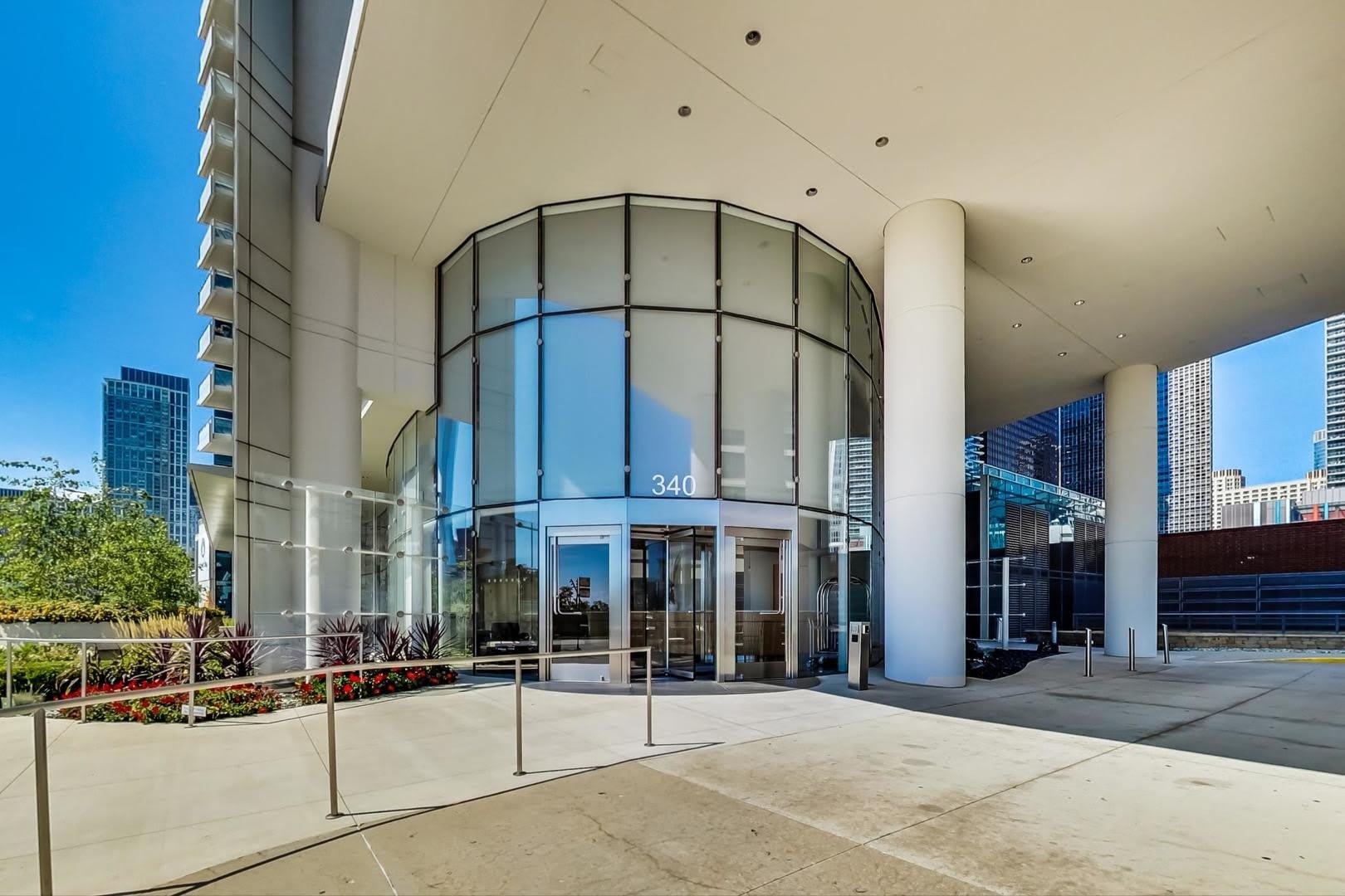 340 E Randolph Street – photo 2