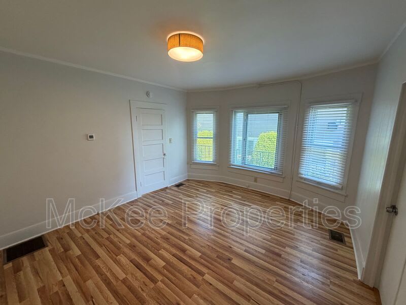 2142 First Avenue – photo 5