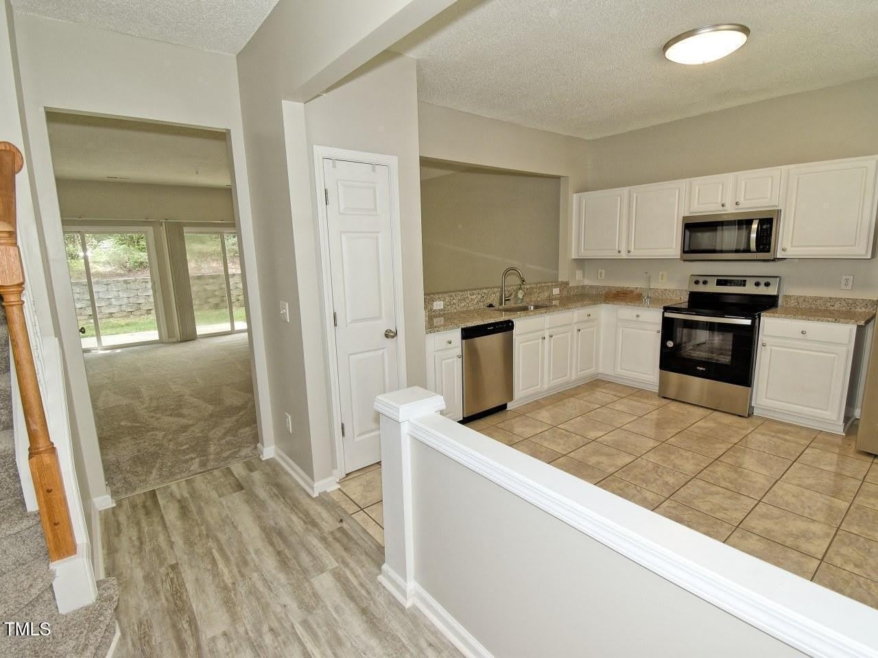 314 Canyon Lake Circle – photo 3