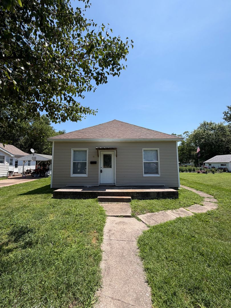 New in DuQuoin! – photo 1