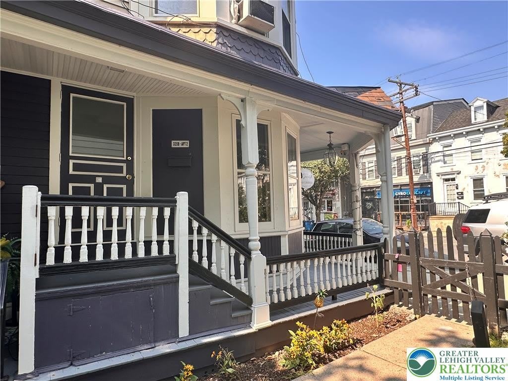 320 Cattell Street – photo 1