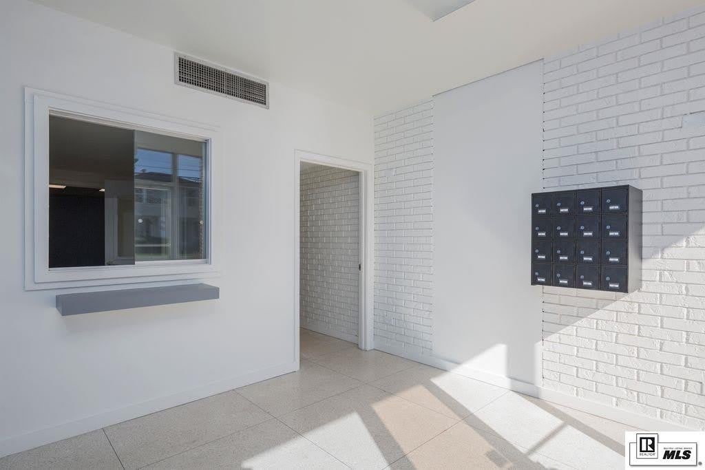 807 HUDSON LANE – photo 3