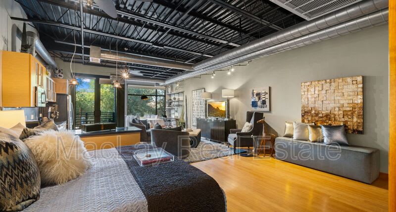 4020 N Scottsdale Rd – photo 4