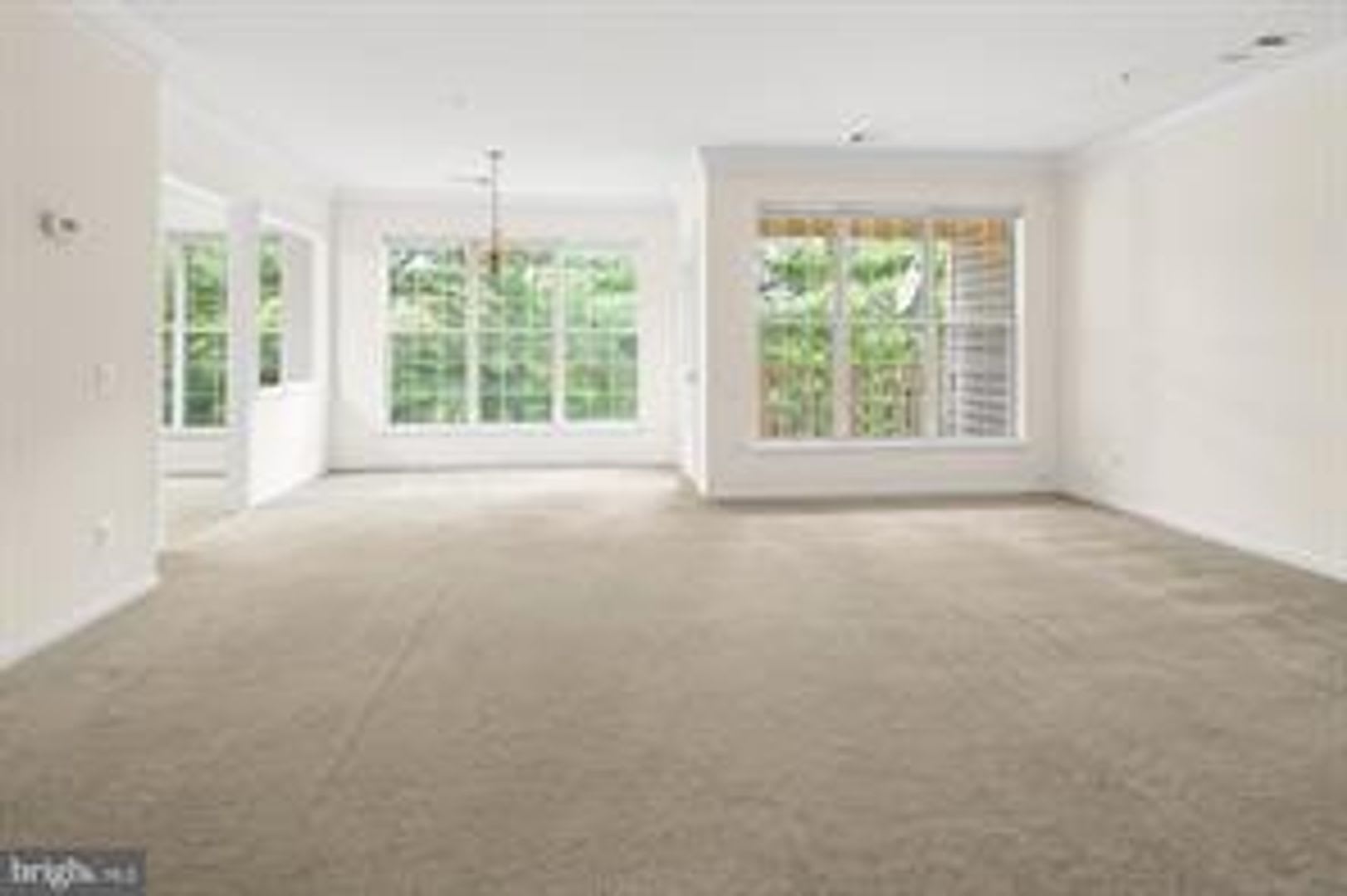 Gorgeous 2 level condo only 1 block from West Falls Church Metro. – photo 5