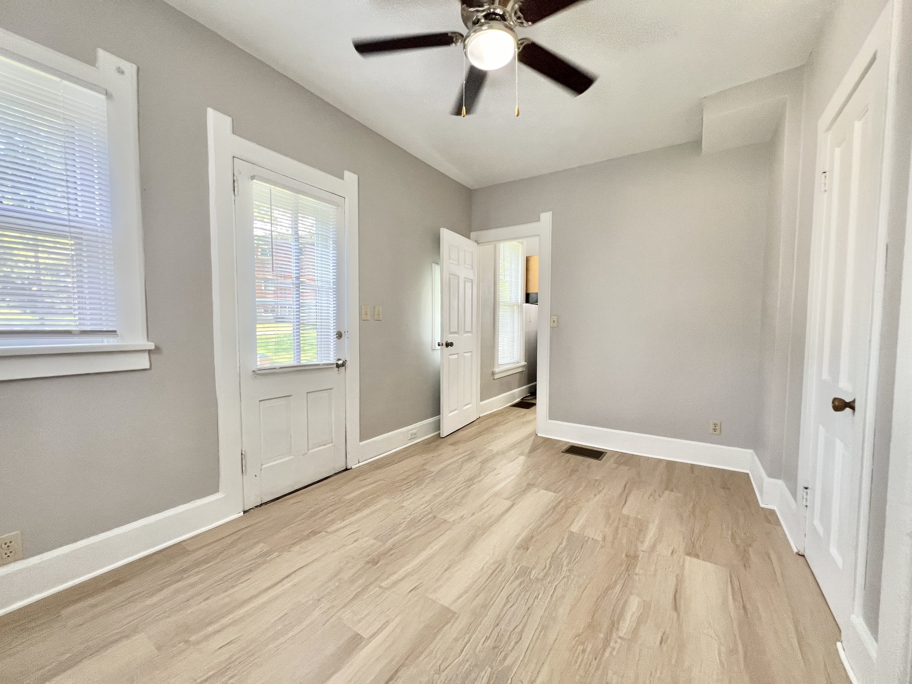 28 North Atwood Avenue – photo 2